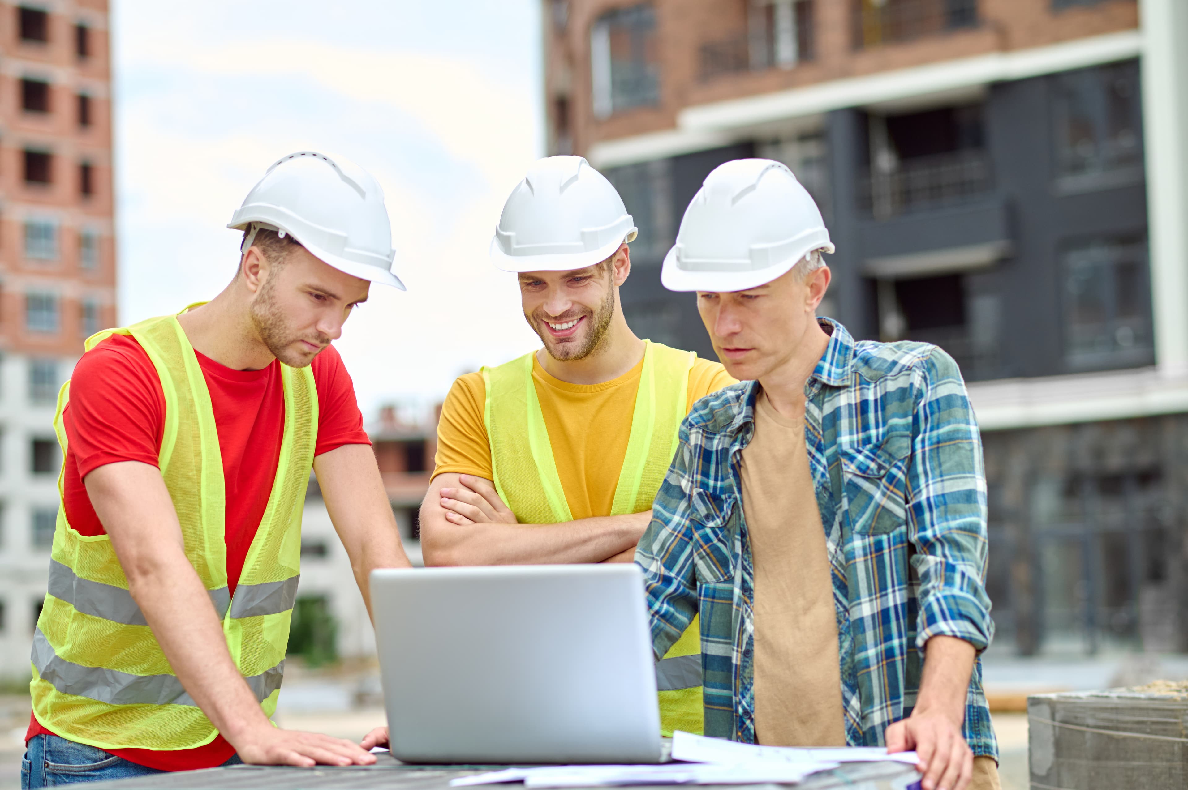 Eager Building Contracting Team